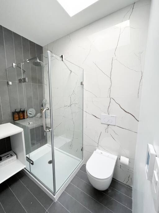 New Beautiful Modern One Bedroom Apt In Brooklyn At Rem-Casa New York City Exterior photo